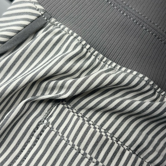 Athleta Skirt - gray and white with pockets NWO TAGS - Picture 5 of 6